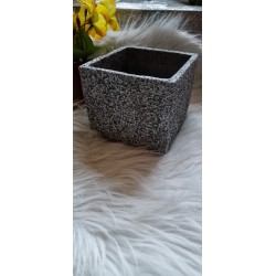 Ciężka doniczka osłonka