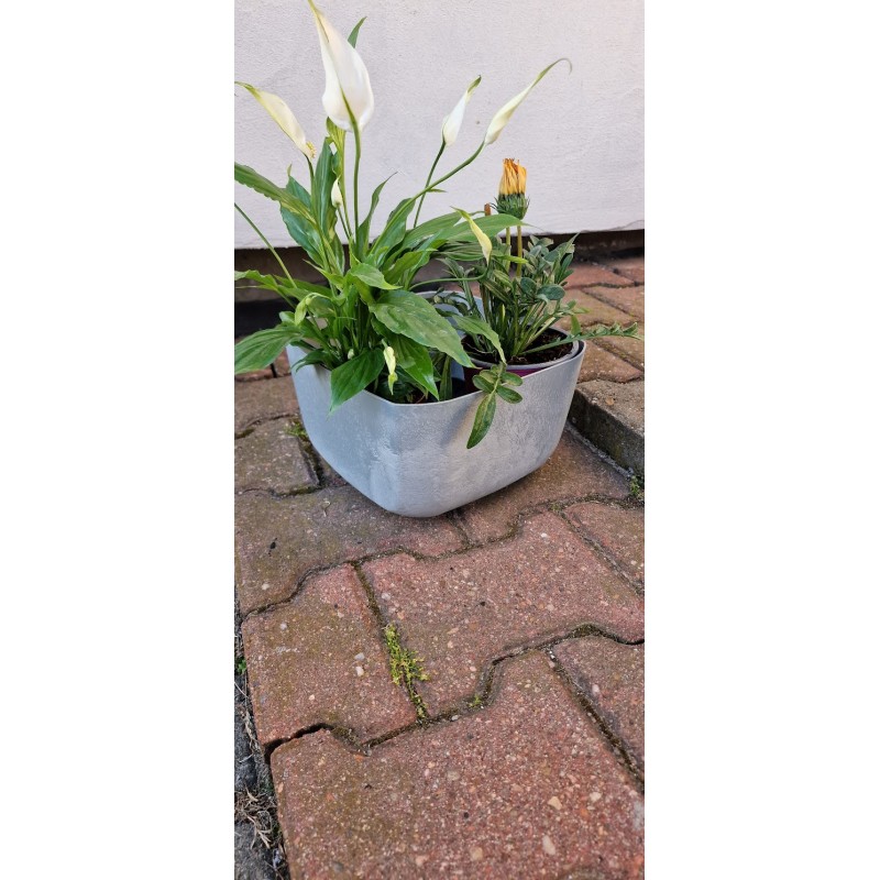 Doniczka GRACIA SQUARE BETON EFECT na nóżkach - efekt betonu