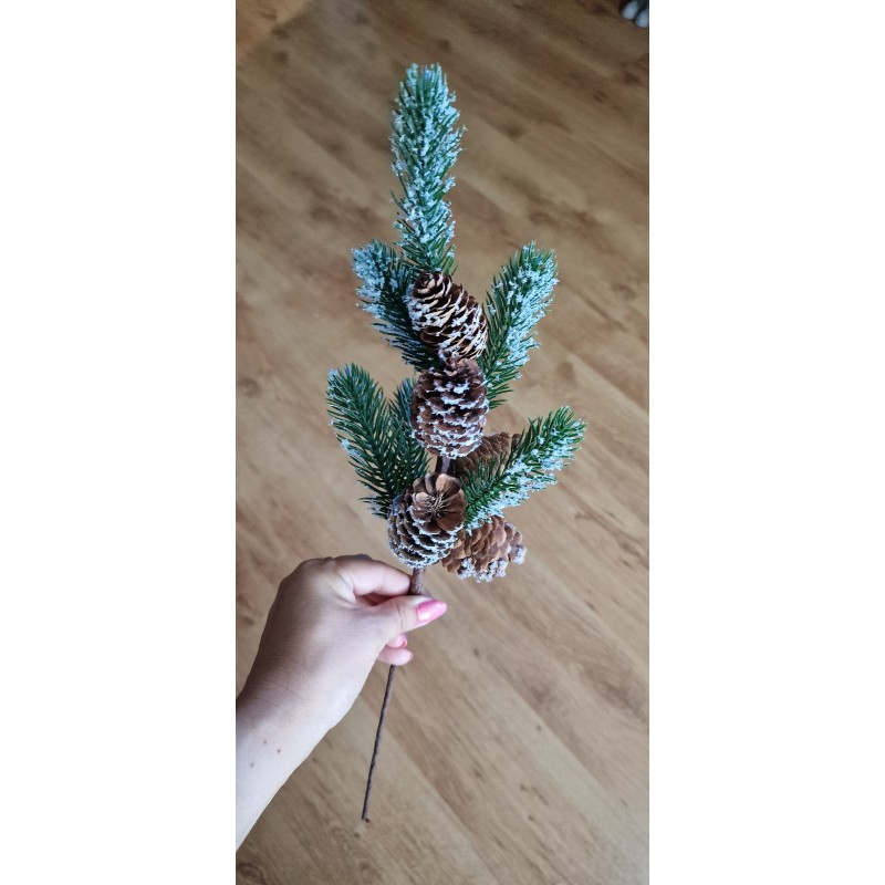 Sztuczna ośnieżona gałąź z szyszkami - 5 szyszek