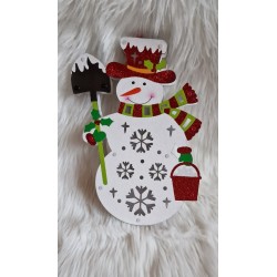 Dekoracja LED bałwanek z łopatą 35 cm