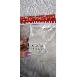 Biała zawieszka domek - kościółek