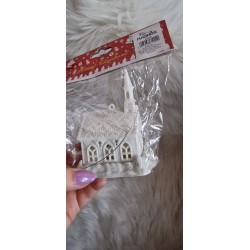 Biała zawieszka domek - kościółek