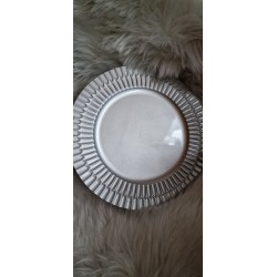 Srebrny pod talerz plastikowy średnica około 33 cm