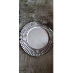 Srebrny pod talerz plastikowy średnica około 33 cm