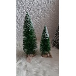 Mniejsza zielona brokatowa choinka ze śniegiem - na podstawce wysokość 21 cm