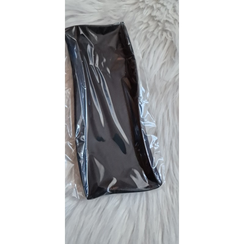 Czarna podstawka gipsowa fala.