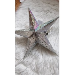 Świąteczna srebna błyszcząca papierowa gwiazda