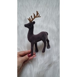 Renifer brązowy ze złotym porożem 17 cm