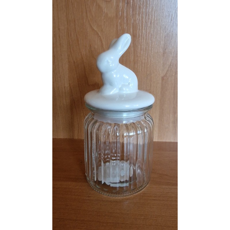 Szklany słoik pojemnik z figurką zajączka