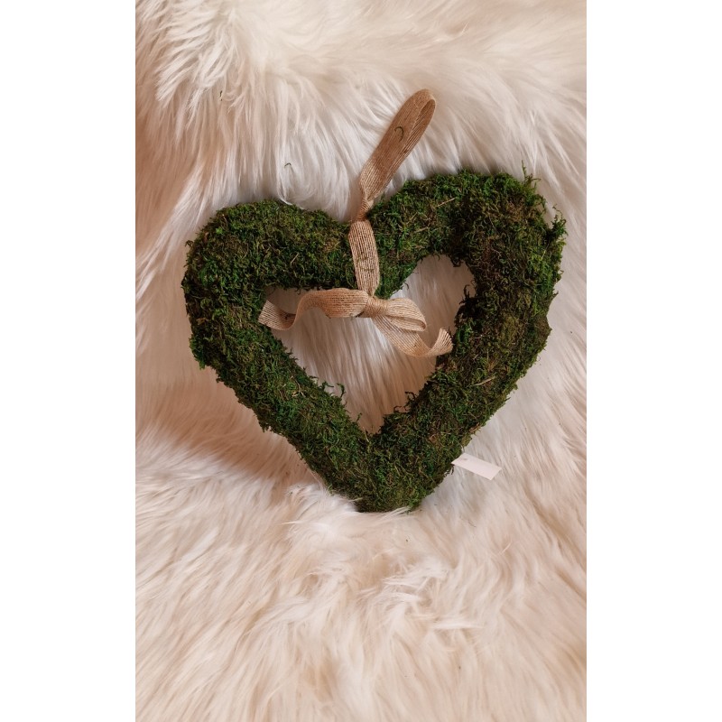Wianek - serce ze sztucznego mchu  30 cm
