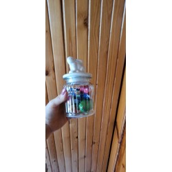 Szklany słoik pojemnik z figurką zajączka siedzący