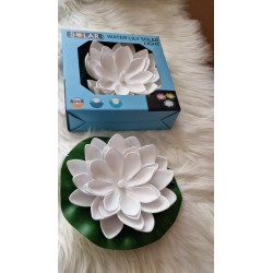 Biała lilia wodna LED z panelem solarnym