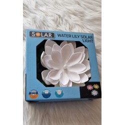 Biała lilia wodna LED z panelem solarnym