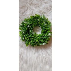 Wianek ozdobny bukszpan z białymi końcówkami - 27cm