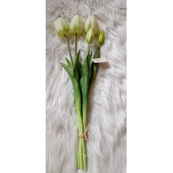 bukiet gumowych tulipanów w białym kolorze