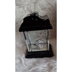 znicz kapliczka Modena róże delikatnie uszkodzony