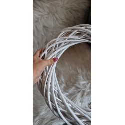 Biały wianek wiklinowy 40 cm