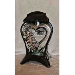 Znicz szklany, kapliczka z napisem ,,Na zawsze w moim sercu"