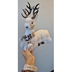 Figurka jeleń leżący