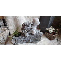 Figurka - żółw na kłodzie