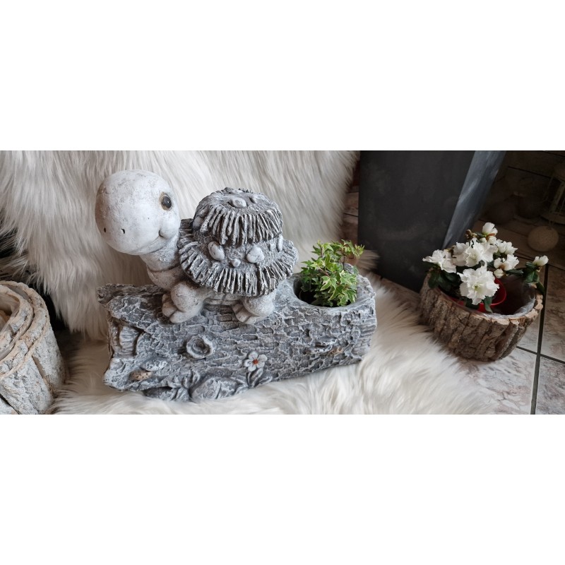 Figurka - żółw na kłodzie