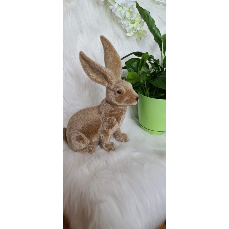 Siedzący brązowy flokowany zając 29 x 18 cm