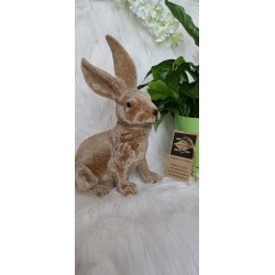 Siedzący brązowy flokowany zając 29 x 18 cm