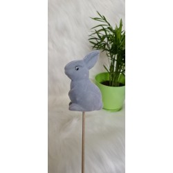 Zajączek duży na piku szary