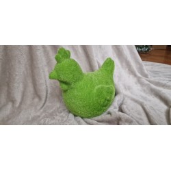 Zielona trawiasta flokowana kura